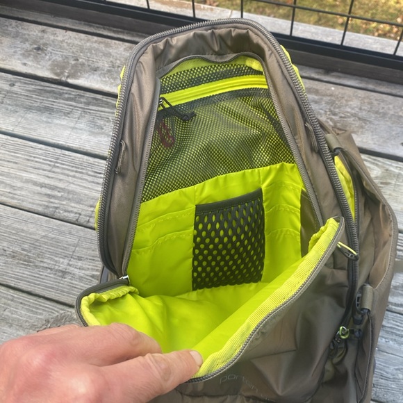 Osprey Porter 46L Women's Travel Backpack - Picture 9 of 17
